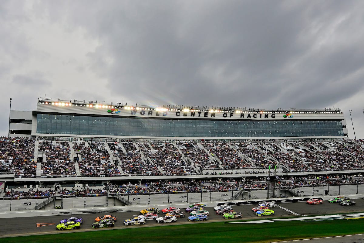 Credit: #67: Corey Heim, 23XI Racing, Robinhood Toyota Camry leads