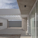 CCE House / ONA - Oficina Nómada de Arquitectura - Image 4 of 33