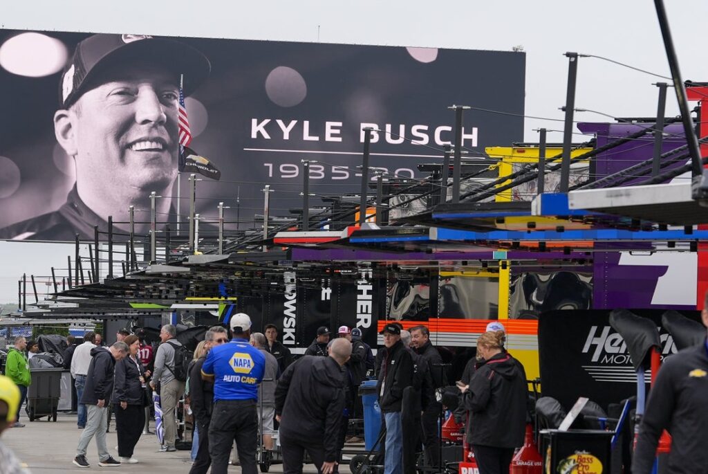 kyle busch charlotte