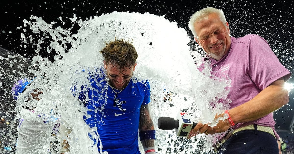 Carter Jensen’s two-run single caps four-run 10th inning as Kansas City Royals rally for win over San Diego Padres