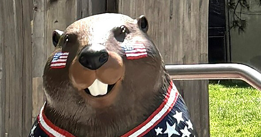Beaver Statue Honoring the United States Is Smashed in Toronto