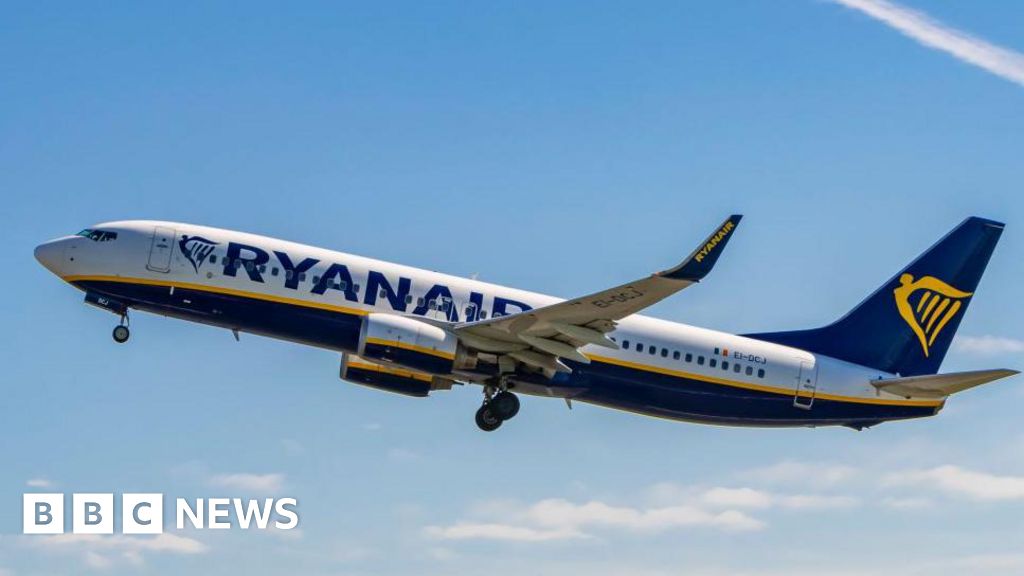 Passenger 'nearly sucked out of window mid-air' on Ryanair plane - BBC