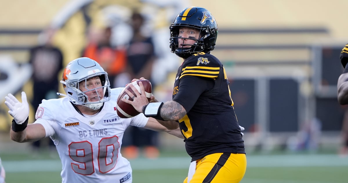 Hamilton Tiger-Cats’ Mitchell exits game against Winnipeg Blue Bombers with significant injury