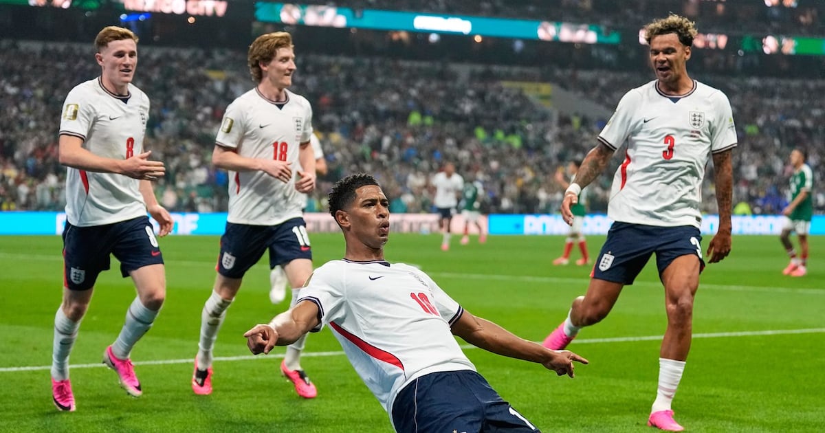 England hands Mexico its first World Cup loss at Estadio Azteca to reach quarter-finals