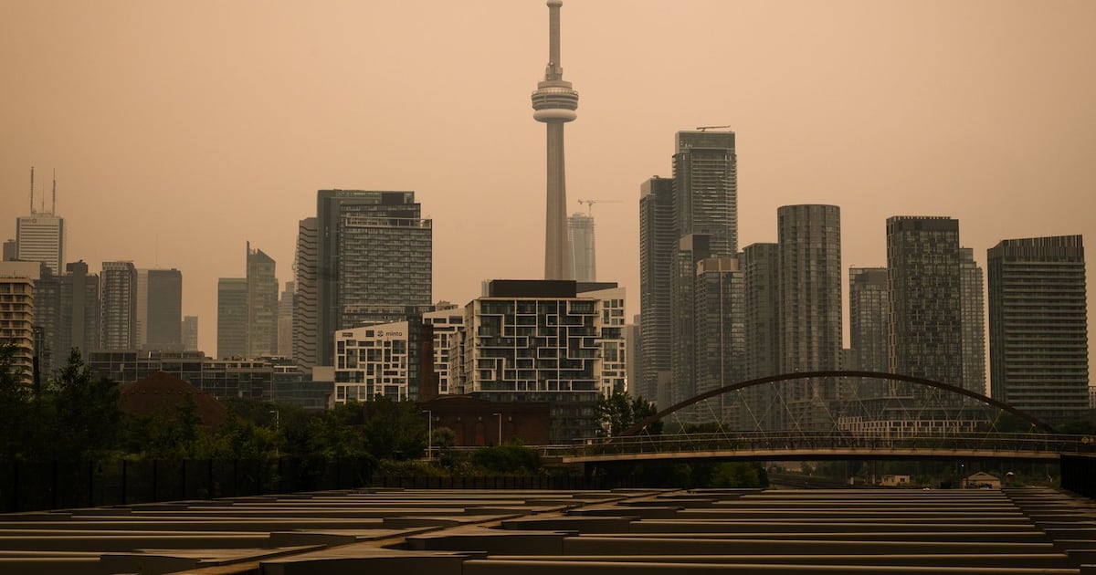 Ontario wildfires: Smoke in Toronto prompts air quality warning