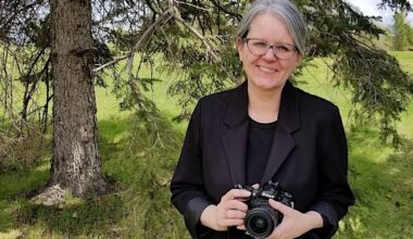 Photographer Kim Mortimer started her business The Snaphappy Photographer in July 2021. (Photo by Susan Zielinski/Advocate staff)