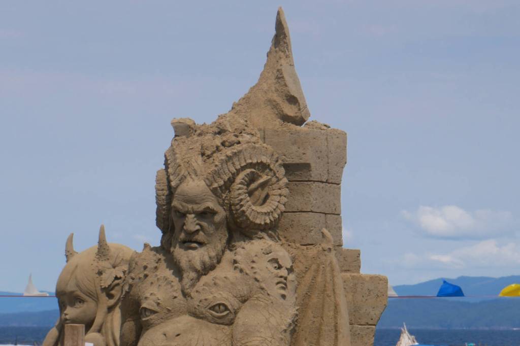A damaged sculpture at the Quality Foods Sand Sculpting Competition in Parksville. (Kevin Forsyth photo)