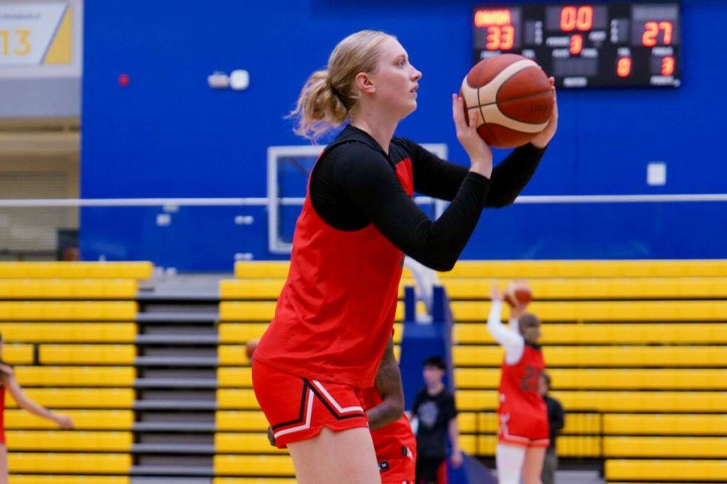 Surrey’s Tara Wallack lines up a shot at Tuesday’s training session at UVic, as Canada’s senior women’s national team prepares to face UCLA in Wednesday night’s exhibition. (Tony Trozzo/Victoria News)