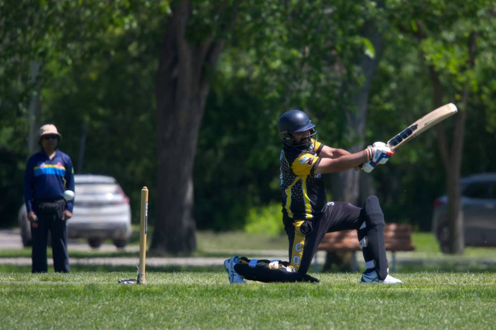 RON SCHMITZ PHOTO
Cosmos Cricket Club’s Balwinder Singh