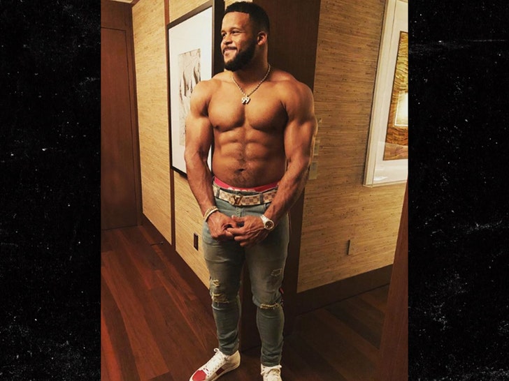 Aaron Donald Not Entirely Sold Rob Gronkowski's NFL Career Is :: 0326-aaron-donald-instagram-2