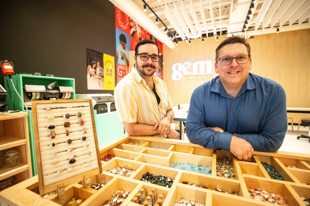 MIKAELA MACKENZIE / FREE PRESS
Dylan Forest (left, studio director) and Greg Gill (studio owner) at Gem Studio at 1100 Corydon Ave.