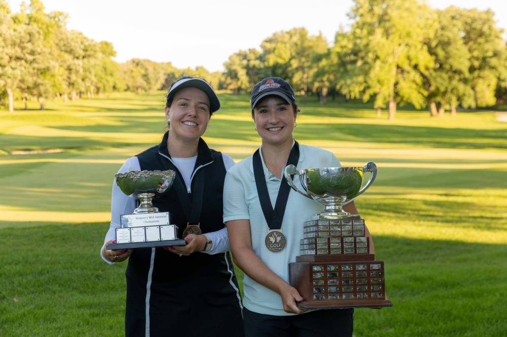 Mike Peters / Golf Manitoba
Hannah Diamond (left), who won the Manitoba Women’s Mid-Amateur Championship, is someone Kartusch looked up to when she was starting out.