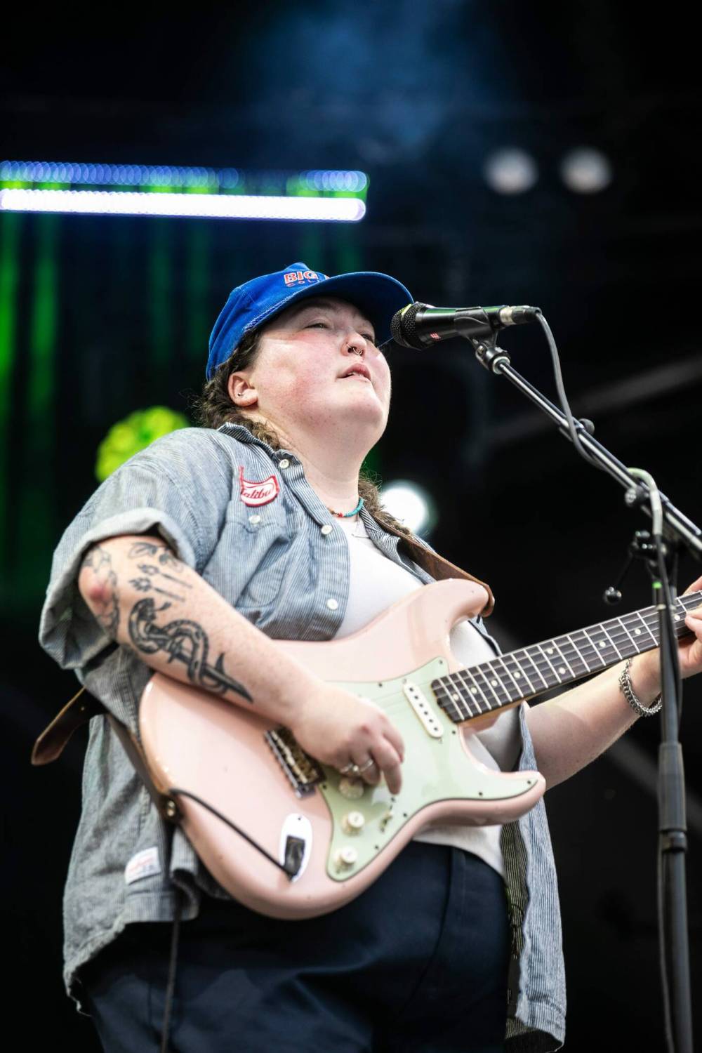MIKAELA MACKENZIE / FREE PRESS
Local singer-songwriter Fontine opens the main stage at the Winnipeg Folk Festival on Thursday.