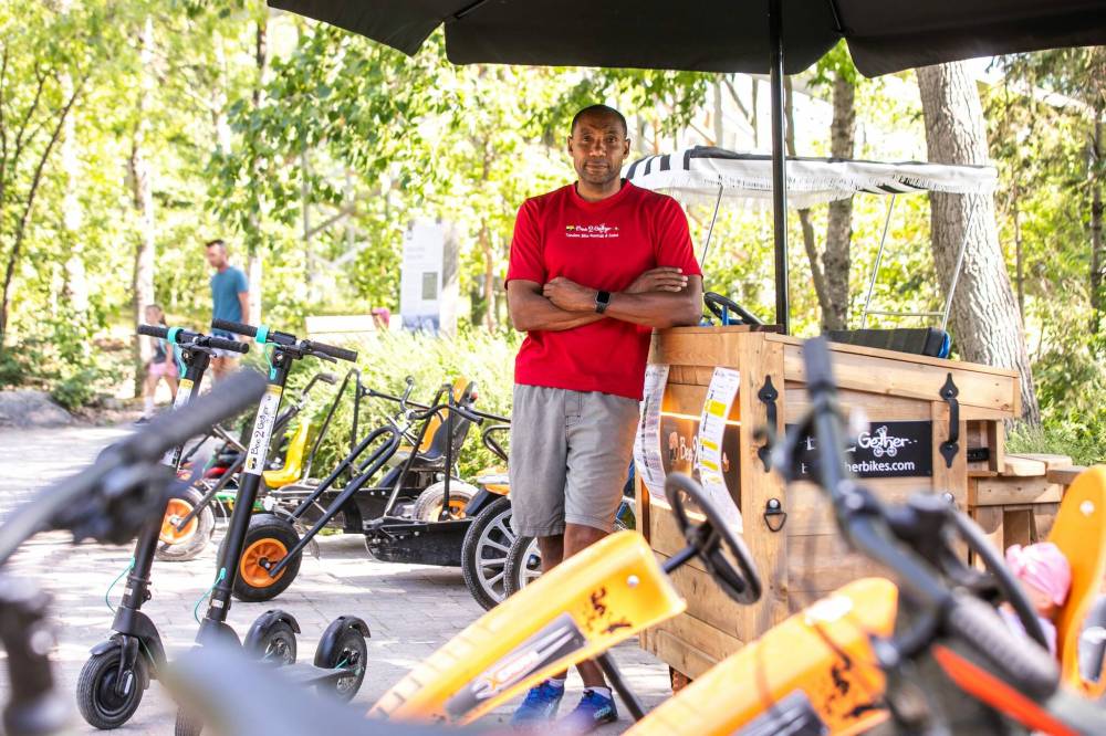 MIKAELA MACKENZIE / FREE PRESS
Chad Celaire, co-owner of Bee2gether Bikes, at the Winnipeg rental company’s new FortWhyte Alive location.