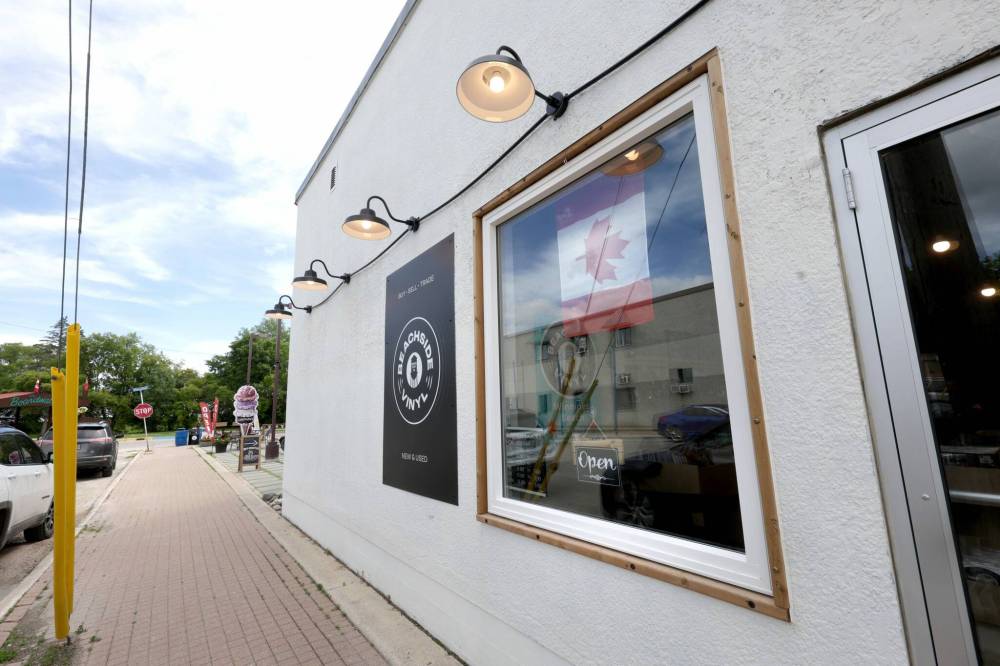 Beachside Vinyl opened in Winnipeg Beach in February. (Ruth Bonneville / Free Press)
