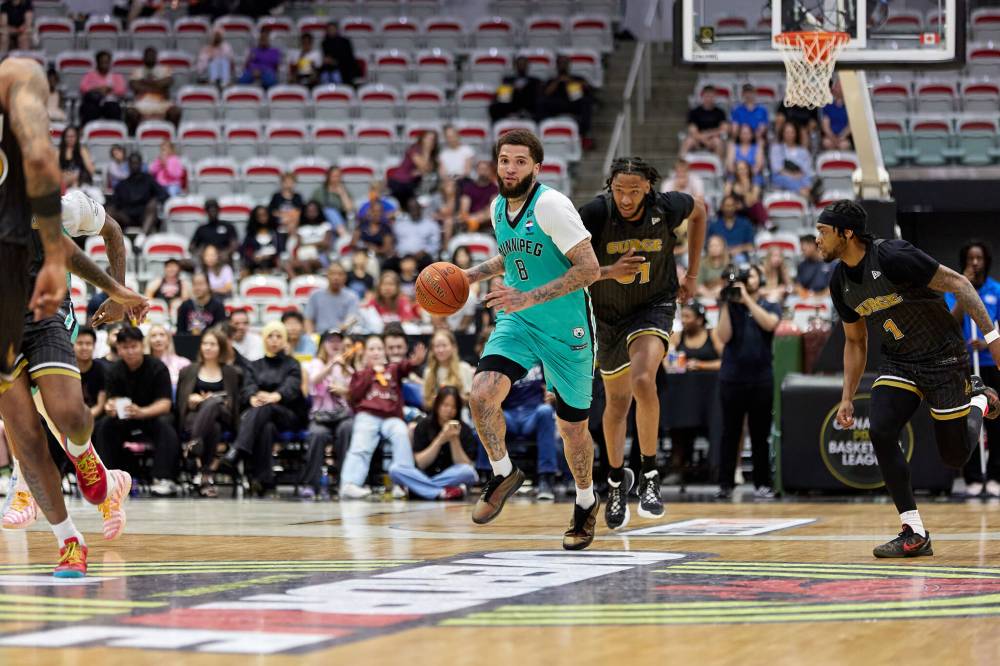 RILEY MARRA / SEA BEARS
Teddy Allen led the Sea Bears with 18 points.