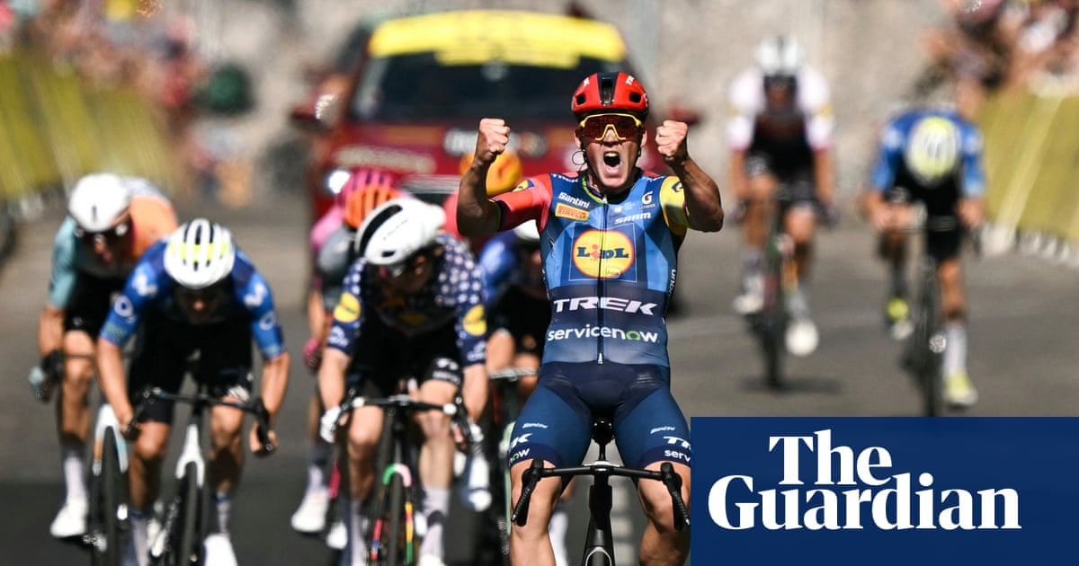 ‘Grateful’ Træen takes yellow jersey after Pedersen wins stage four amid 40C heat | Tour de France 2026