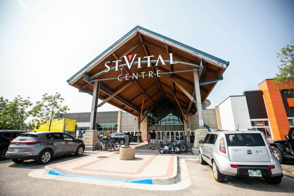 MIKAELA MACKENZIE / FREE PRESS
St. Vital Centre, one of Leyad’s recent property acquisitions.