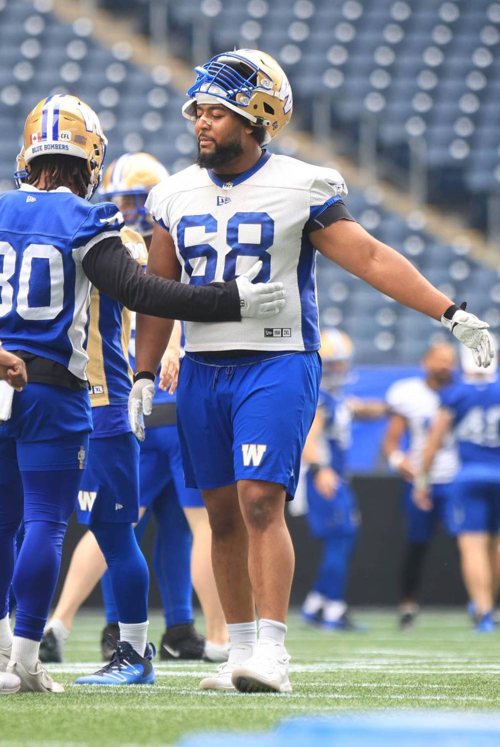 RUTH BONNEVILLE / FREE PRESS FILES
Winnipeg Blue Bombers offensive lineman Micah Vanterpool took all the first-team reps in place of injured teammate Jarell Broxton at Monday’s practice.