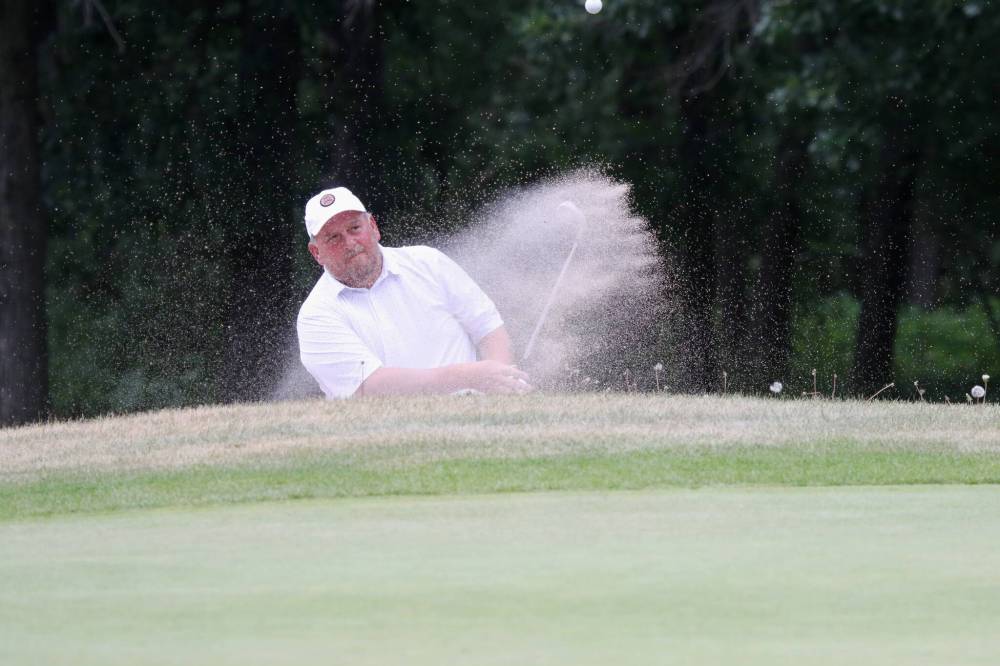 THOMAS FRIESEN / BRANDON SUN FILES
Niakwa golfer Jay Doyle is tied at five-under with his clubmate Todd Fanning at the men’s senior’s championship.