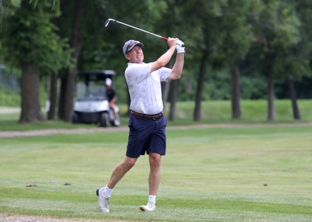 THOMAS FRIESEN / BRANDON SUN FILES
Defending champ Todd Fanning is tied for first heading into the final round of the men’s senior’s championship on Wednesday.