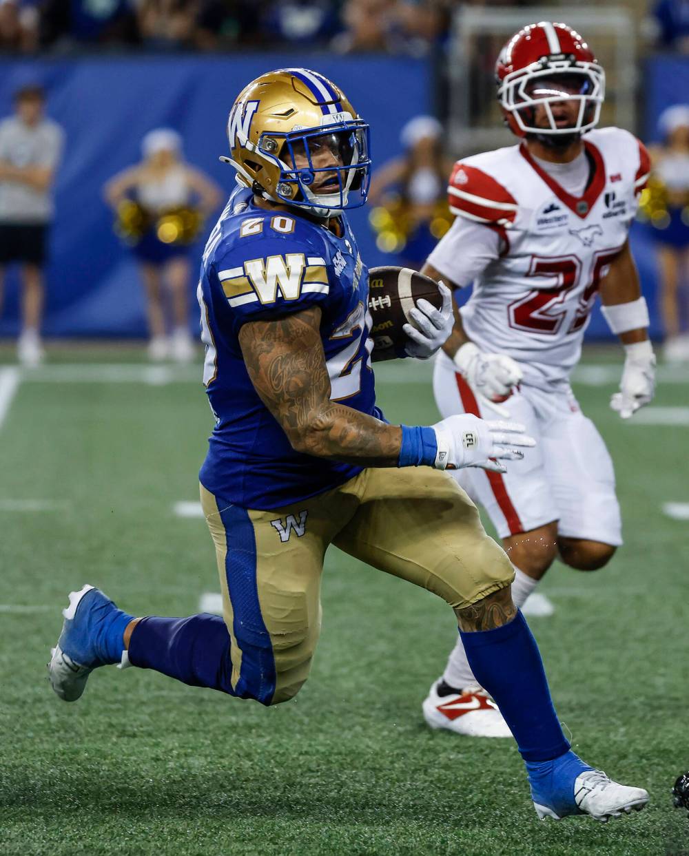 John Woods / THE CANADIAN PRESS
Winnipeg Blue Bombers running back Brady Oliveira took the ball to the house on a career-long 45-yard touchdown against the Calgary Stampeders last week.