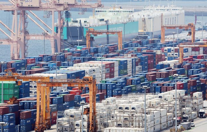 Containers are stacked at a port in Pyeongtaek, Gyeonggi Province, July 1. Yonhap