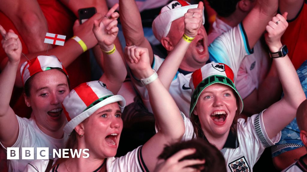 Starmer hints at bank holiday if England win World Cup - BBC