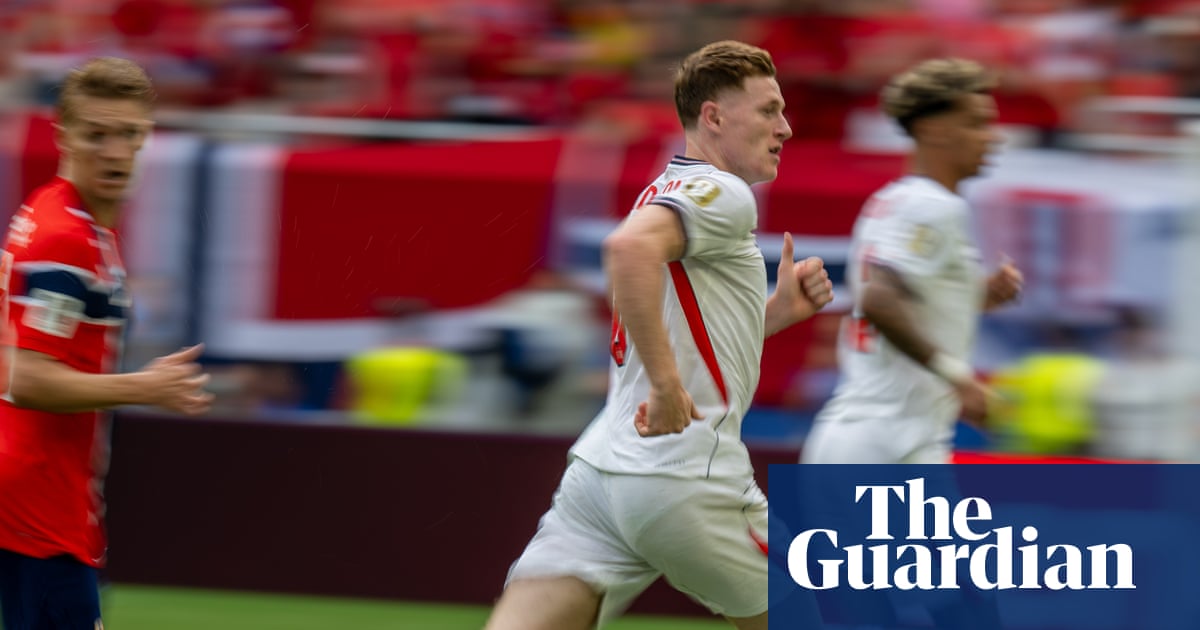 ‘Gift from the sky’ Elliot Anderson keeps England running as Rogers makes case | England