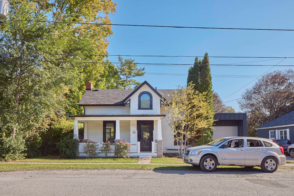 A Buddhist, an artist, a cottage and an addition