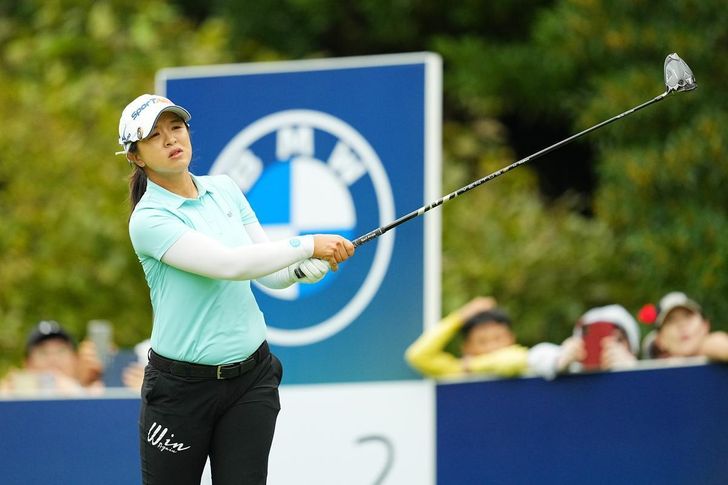 Kim Sei-young plays her shot from the tee during last year's BMW Ladies Championship took place at Pine Beach Golf Links in Haenam, South Jeolla Province, Oct. 16, 2025. Korea Times file
