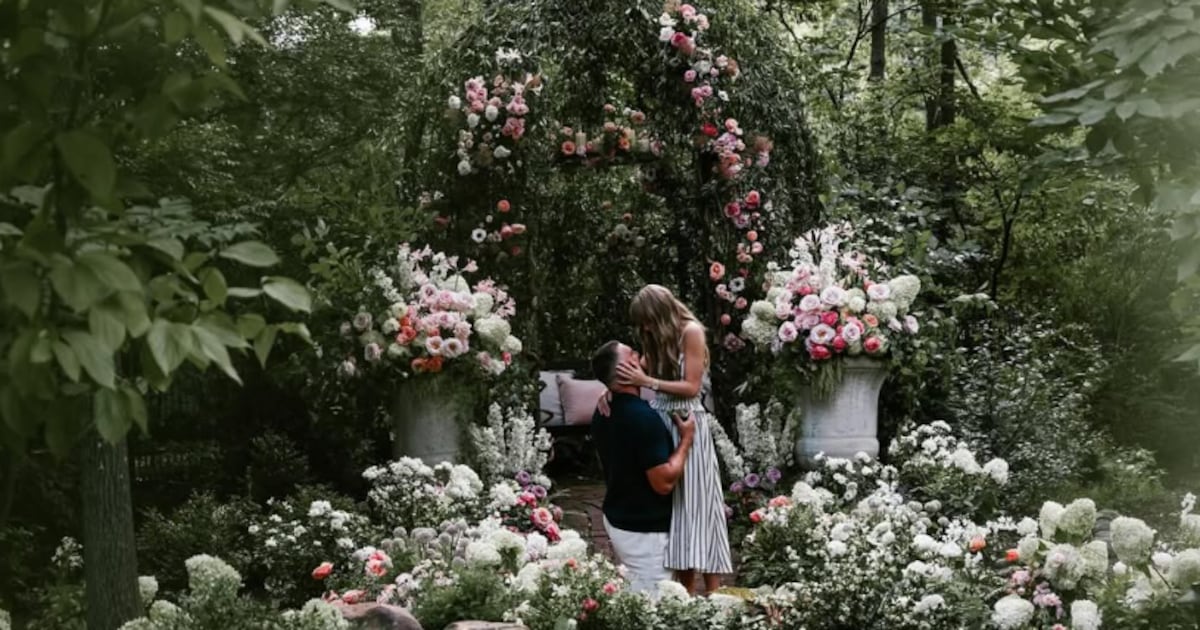 Saskatchewan Swifties react as Taylor Swift and Travis Kelce tie the knot - CTV News