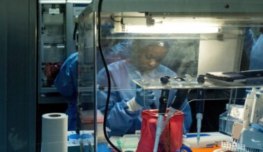Experimental Ebola trial begins in Congo as death toll tops 500