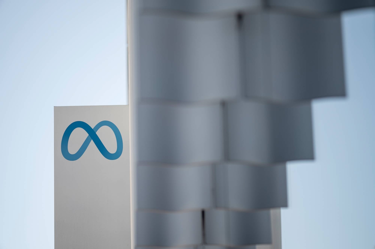 Meta to build first data center in Canada in expansion of global fleet