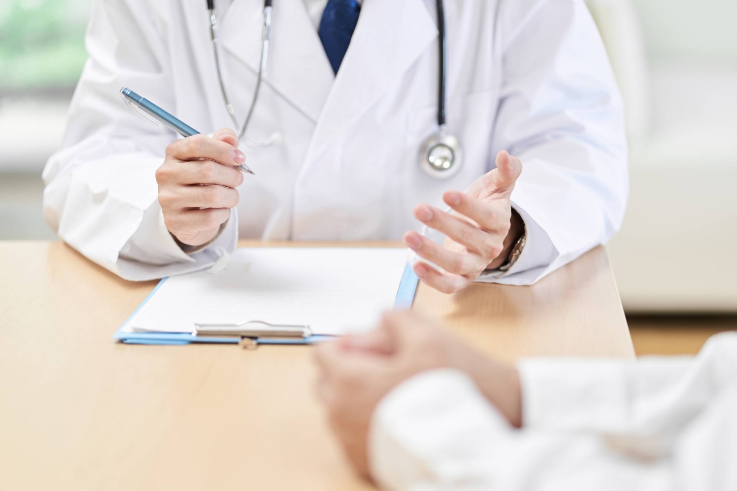 15% of doctors put in over 960 hours of overtime, health ministry survey finds