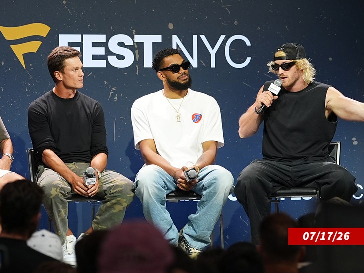 sub-tom-brady-logan-paul-getty-1