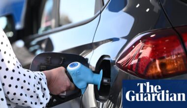 Australian households face prospect of interest rate hike and petrol prices rising above $2 a litre | Reserve Bank of Australia