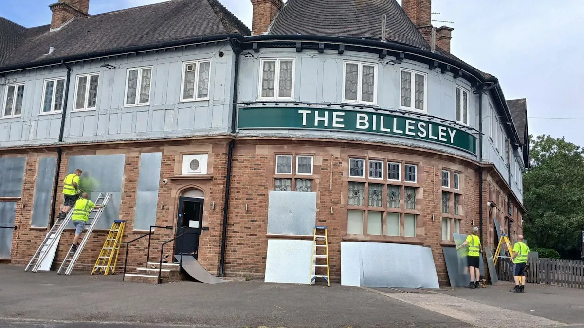 Sudden pub closure 'devastating' for community