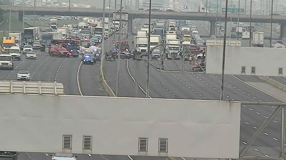 Major highway closures following crash that killed 2 in Mississauga