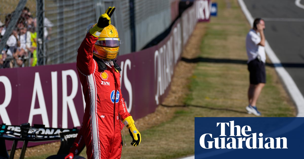 Lewis Hamilton delights home crowd with pole position for British GP sprint race | Formula One 2026