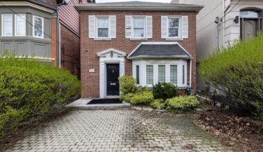 Home primed for rebuild gets 14 bids, sells $630,000 over asking
