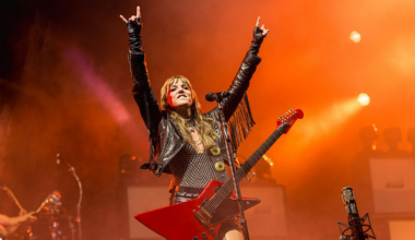 Lzzy Hale of Halestorm performs onstage during a concert at The O2 Arena on November 26, 2025 in London, England.
