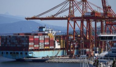 Shipping rates soar as retailers race to beat looming Trump tariffs - Toronto Star