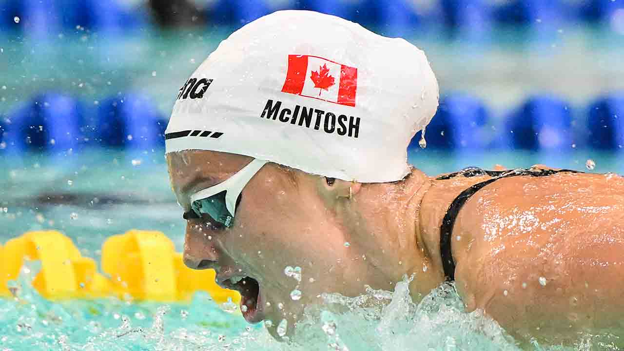 Canada's Summer McIntosh sets world record in women's 200-metre butterfly