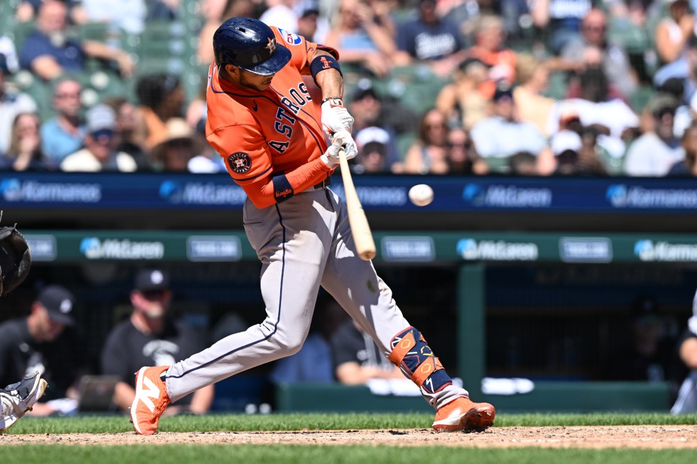Houston Astros' Jeremy Peña hits an RBI single against the Detroit Tigers in the eighth inning of a baseball game, Saturday, June 27, 2026, in Detroit. (AP Photo/Lon Horwedel)