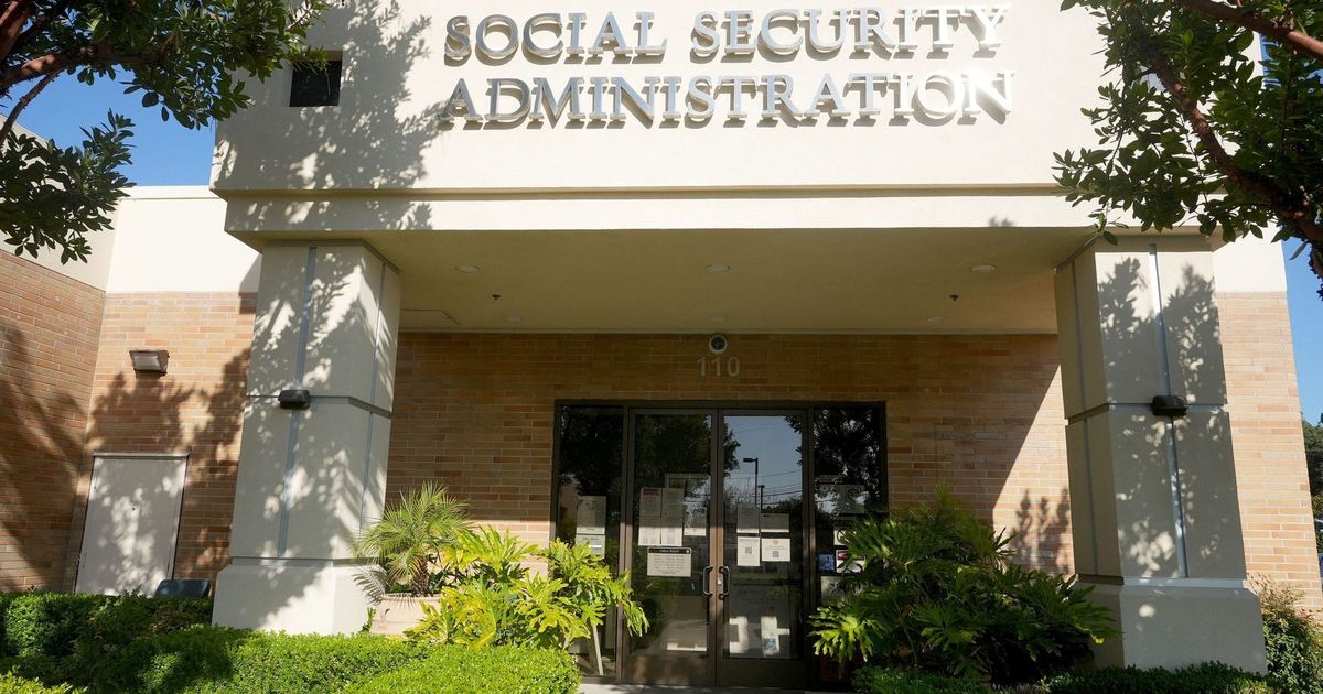 Newly retired couples may lose $16,900/year in Social Security in 2033
