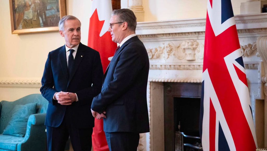 Prime Minister Mark Carney and Prime Minister Keir Starmer make short statements to the media, inside 10 Downing Street, London. 16 March 2026.Photo by Daniel Pereira
Office of the Prime Minister of Canada