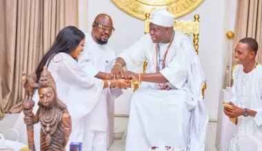 Baba Ijesha receives car, chieftaincy title from Ooni of Ife