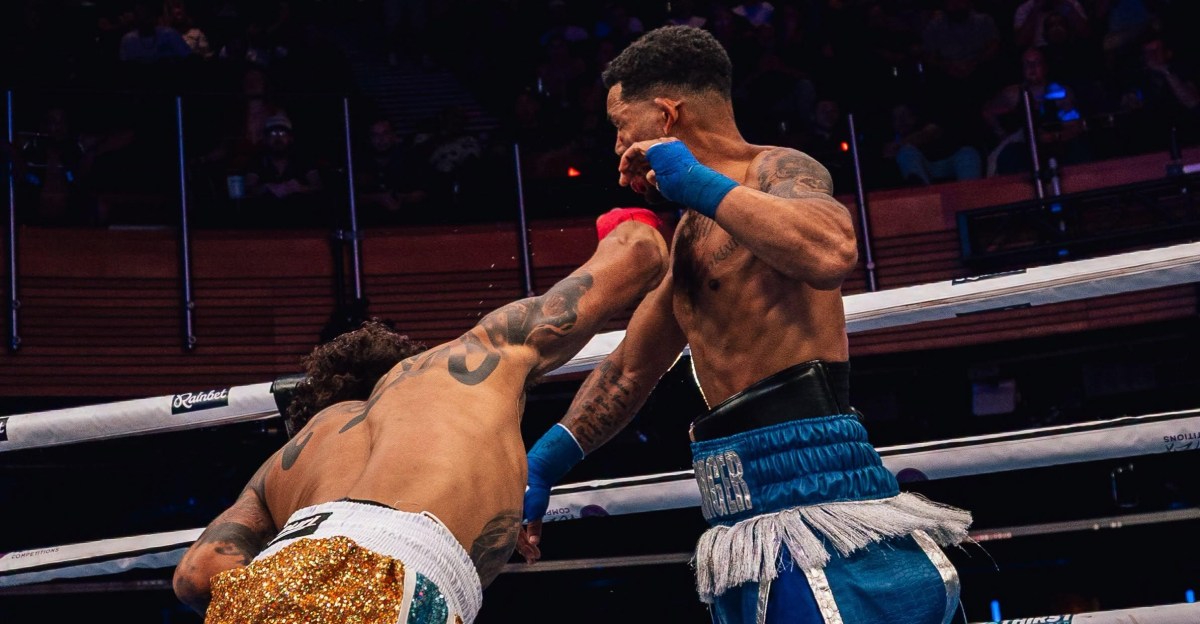 Bare knuckle boxer forgets rules, kicks Amado Vargas through the ropes