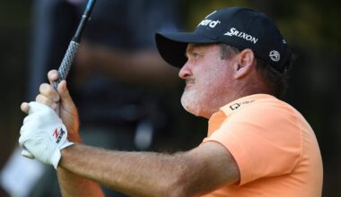 American Jerry Kelly holds his nerve on the 18th to win the Senior British Open
